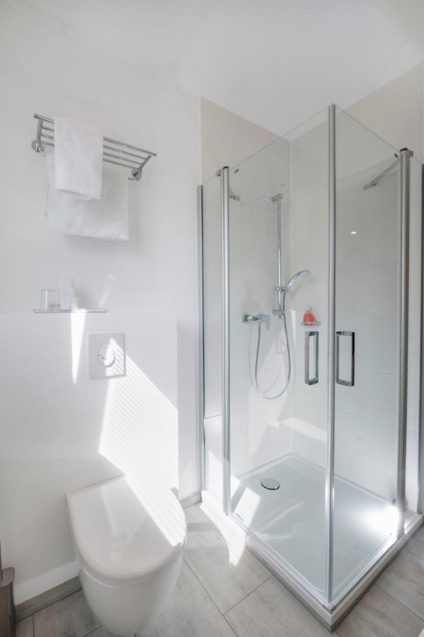 Gartenhotel Salzach Бургхаузен Экстерьер фото