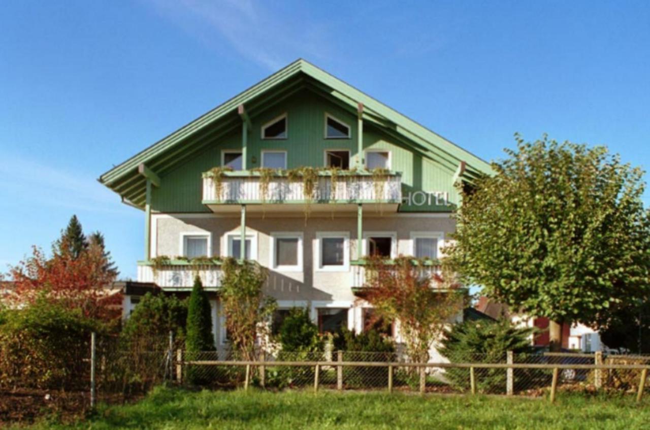 Gartenhotel Salzach Бургхаузен Экстерьер фото